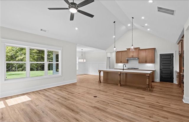 177 West Lake Boulevard, Carrollton, GA 30116