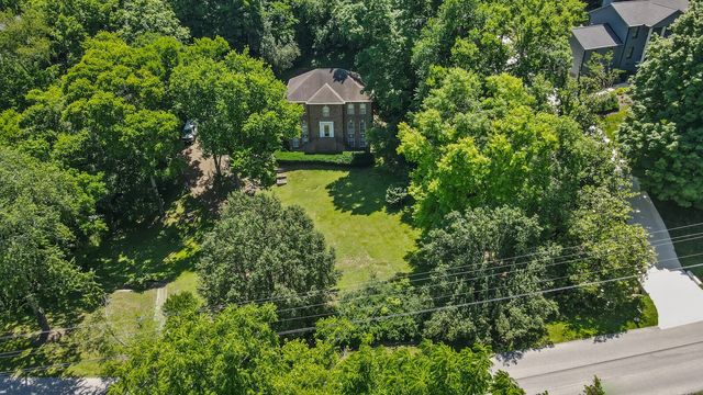 1133 Cross Creek Dr, Franklin, TN 37067