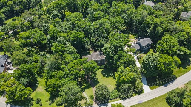 1133 Cross Creek Dr, Franklin, TN 37067