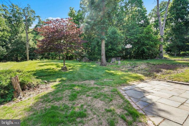 2394 HILL RD, Perkiomenville, PA 18074
