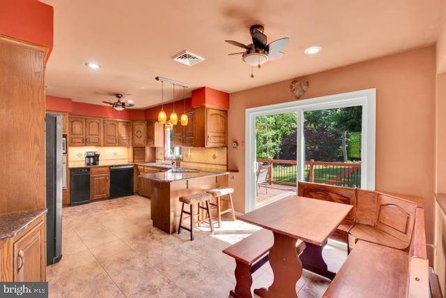 2394 HILL RD, Perkiomenville, PA 18074