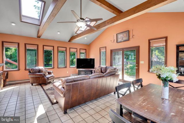 2394 HILL RD, Perkiomenville, PA 18074