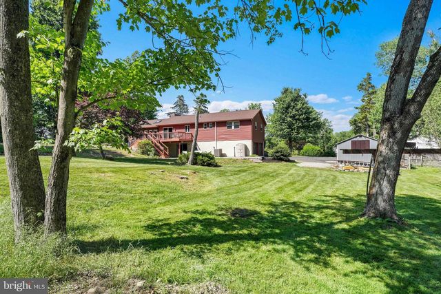 2394 HILL RD, Perkiomenville, PA 18074