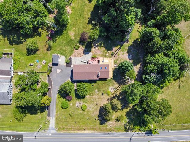 2394 HILL RD, Perkiomenville, PA 18074