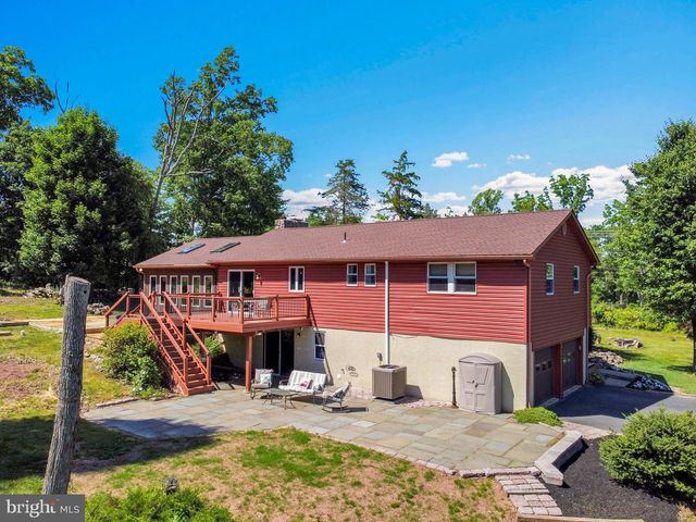 2394 HILL RD, Perkiomenville, PA 18074