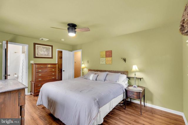 2394 HILL RD, Perkiomenville, PA 18074