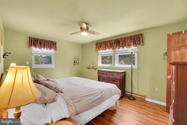2394 HILL RD, Perkiomenville, PA 18074