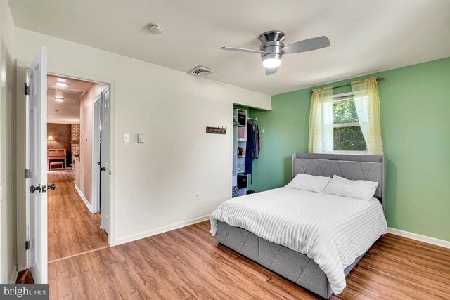 2394 HILL RD, Perkiomenville, PA 18074