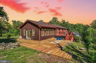 2394 HILL RD, Perkiomenville, PA 18074