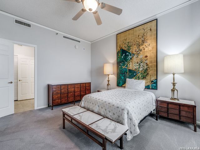 1 Towers Park Ln Apt 1917, San Antonio, TX 78209