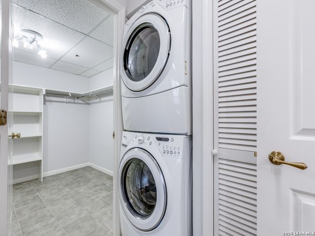 1 Towers Park Ln Apt 1917, San Antonio, TX 78209