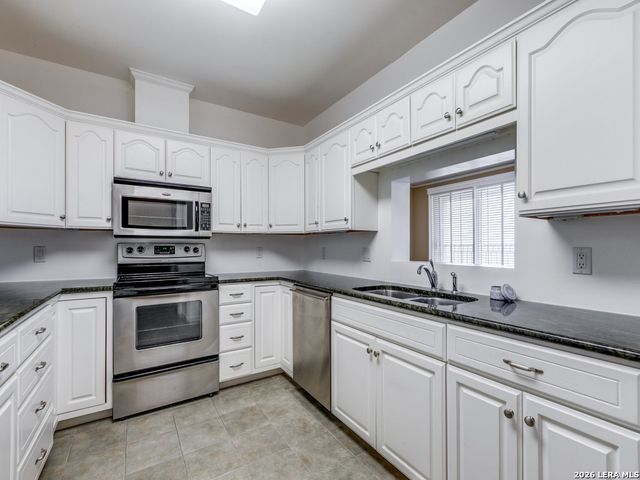 1 Towers Park Ln Apt 1917, San Antonio, TX 78209