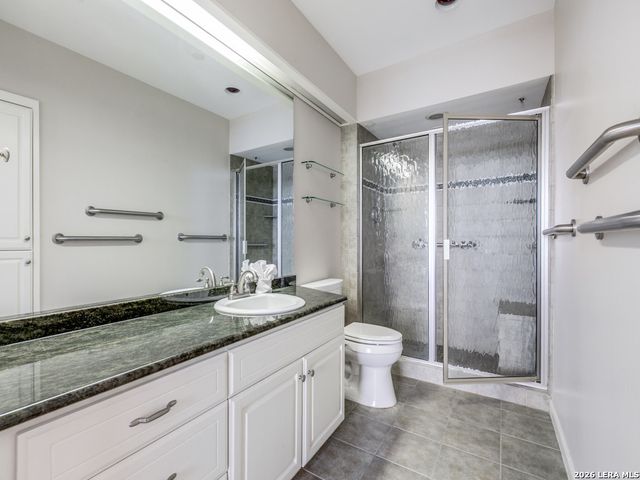 1 Towers Park Ln Apt 1917, San Antonio, TX 78209