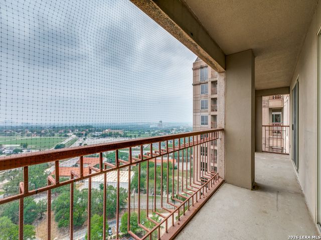 1 Towers Park Ln Apt 1917, San Antonio, TX 78209