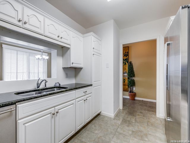 1 Towers Park Ln Apt 1917, San Antonio, TX 78209