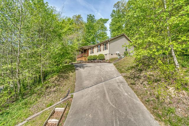 111 Levi Drive, Dalton, GA 30720