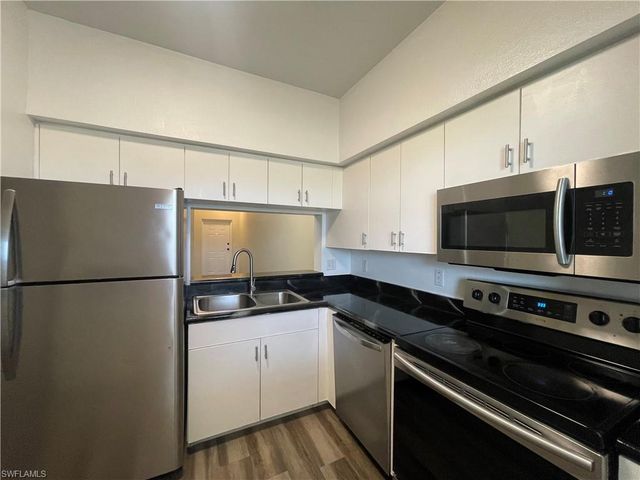 8555 Bernwood Cove LOOP 112, Fort Myers, FL 33966