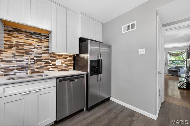 570 Southbrook Drive, St Louis, MO 63122
