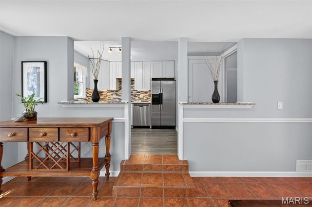 570 Southbrook Drive, St Louis, MO 63122