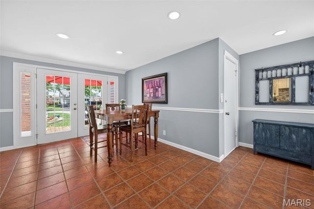570 Southbrook Drive, St Louis, MO 63122