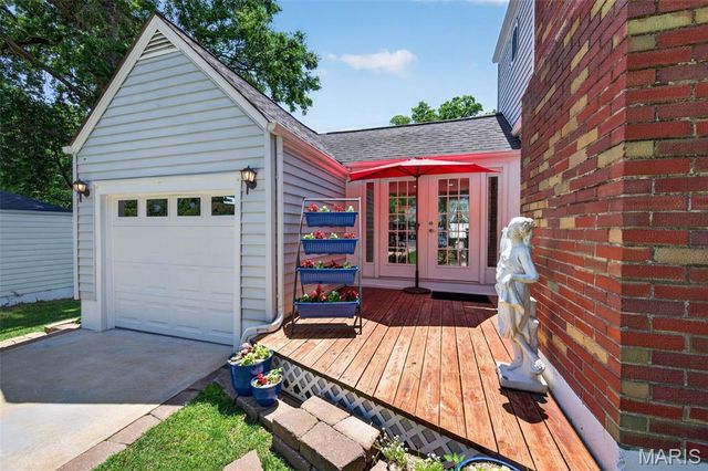570 Southbrook Drive, St Louis, MO 63122