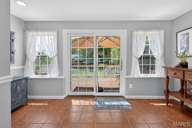 570 Southbrook Drive, St Louis, MO 63122