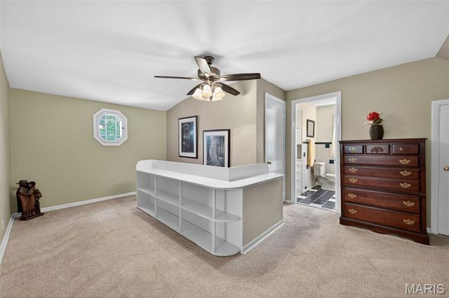 570 Southbrook Drive, St Louis, MO 63122