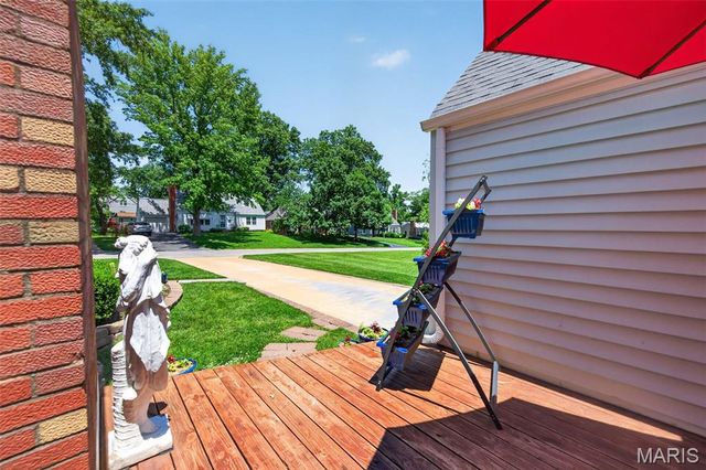 570 Southbrook Drive, St Louis, MO 63122