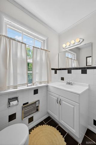570 Southbrook Drive, St Louis, MO 63122