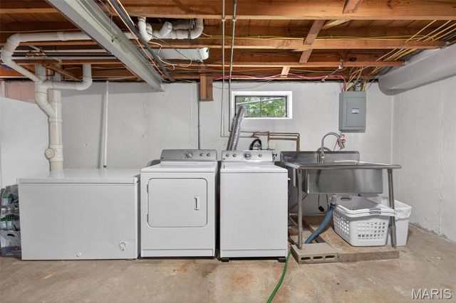 570 Southbrook Drive, St Louis, MO 63122