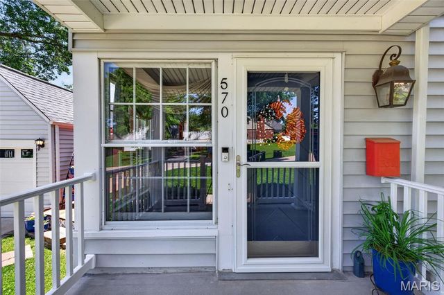 570 Southbrook Drive, St Louis, MO 63122