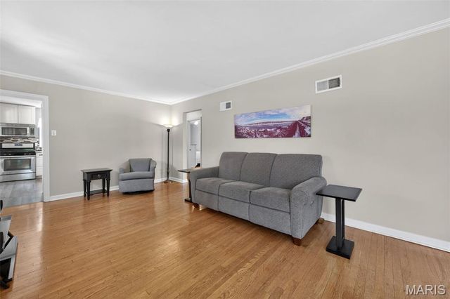 570 Southbrook Drive, St Louis, MO 63122