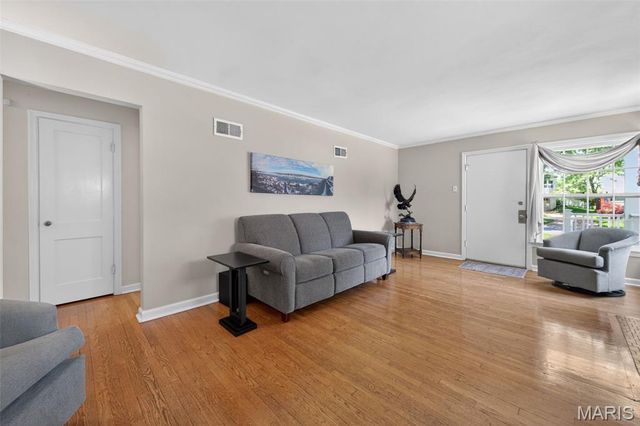 570 Southbrook Drive, St Louis, MO 63122