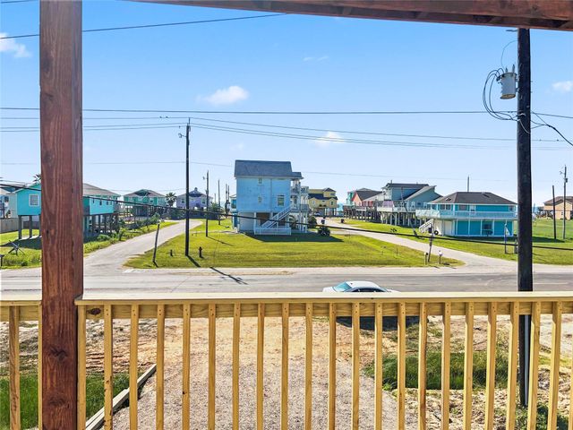 1743 Bluewater Highway, Surfside Beach, TX 77541