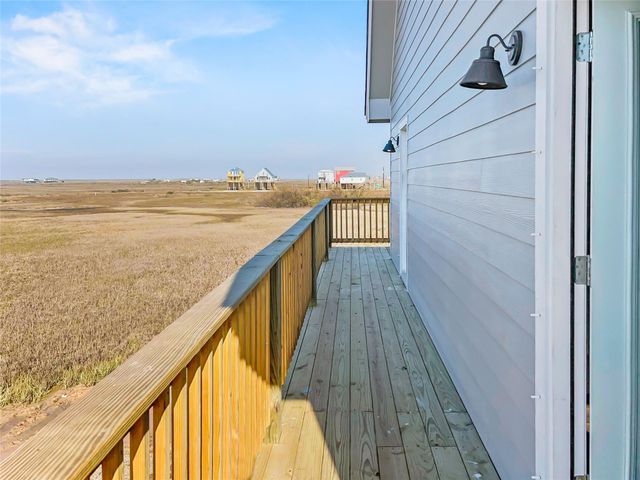 1743 Bluewater Highway, Surfside Beach, TX 77541