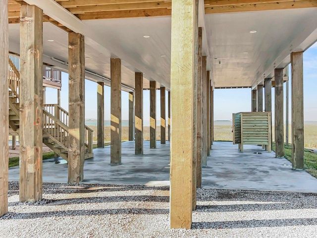 1743 Bluewater Highway, Surfside Beach, TX 77541