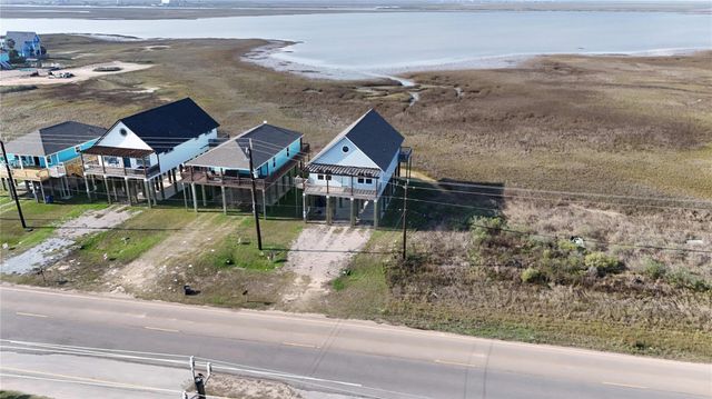 1743 Bluewater Highway, Surfside Beach, TX 77541