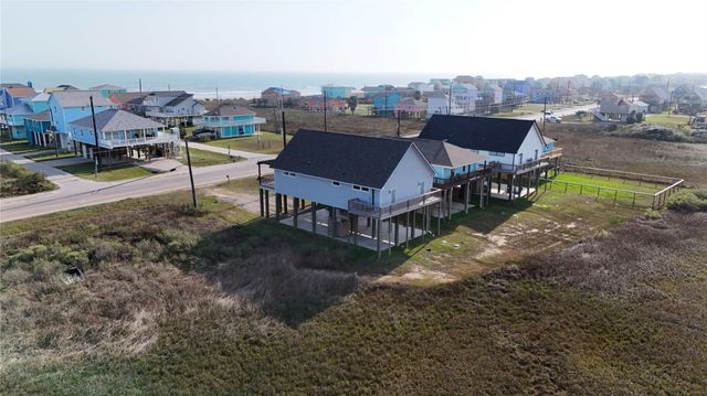1743 Bluewater Highway, Surfside Beach, TX 77541