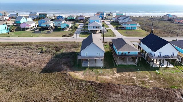 1743 Bluewater Highway, Surfside Beach, TX 77541