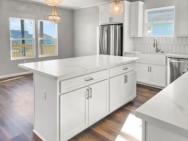 1743 Bluewater Highway, Surfside Beach, TX 77541