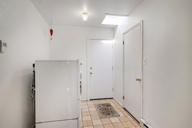 150 Calle Ojo Feliz, Santa Fe, NM 87505