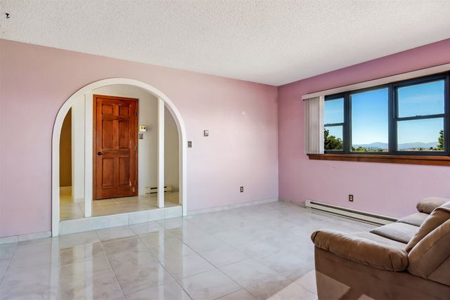 150 Calle Ojo Feliz, Santa Fe, NM 87505