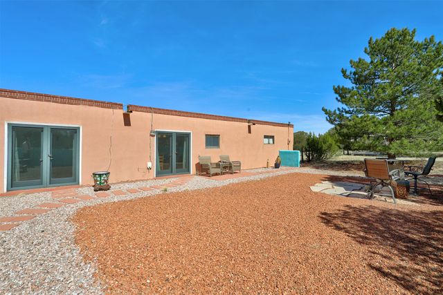 150 Calle Ojo Feliz, Santa Fe, NM 87505