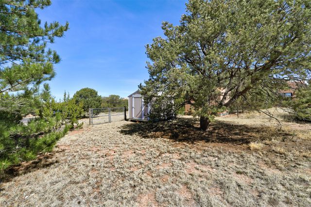 150 Calle Ojo Feliz, Santa Fe, NM 87505