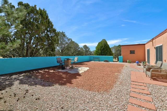 150 Calle Ojo Feliz, Santa Fe, NM 87505