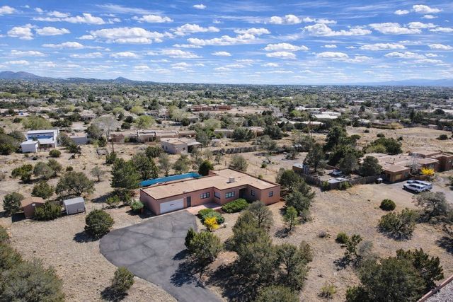 150 Calle Ojo Feliz, Santa Fe, NM 87505