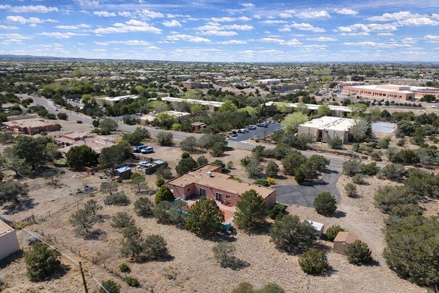 150 Calle Ojo Feliz, Santa Fe, NM 87505