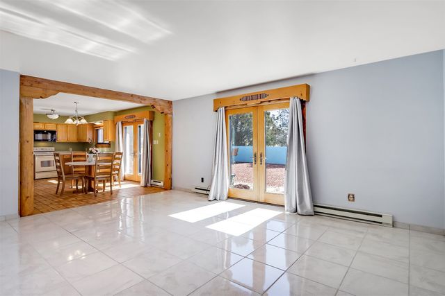 150 Calle Ojo Feliz, Santa Fe, NM 87505