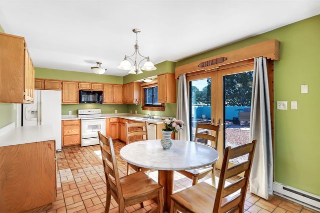 150 Calle Ojo Feliz, Santa Fe, NM 87505