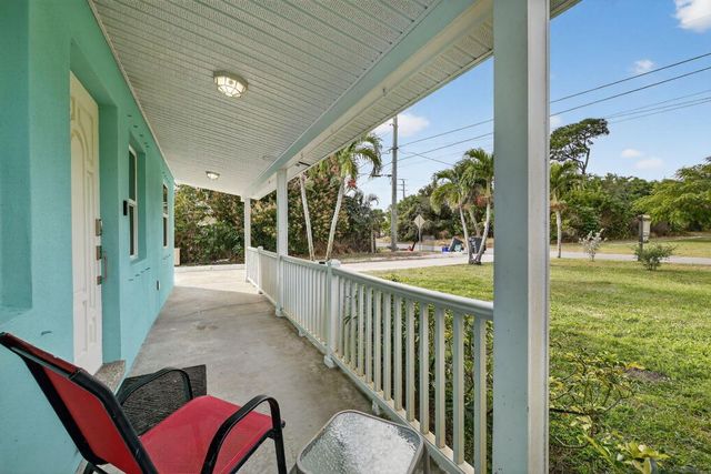 607 SE Cortez Avenue, Stuart, FL 34994
